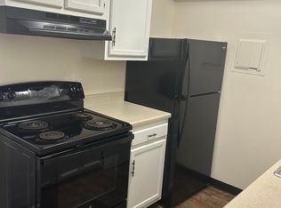 196 Maple Ave, Oak Hill, WV 25901