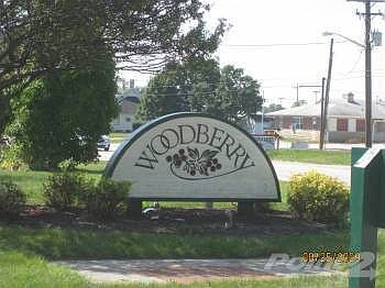 085855_WoodberrySign[1]