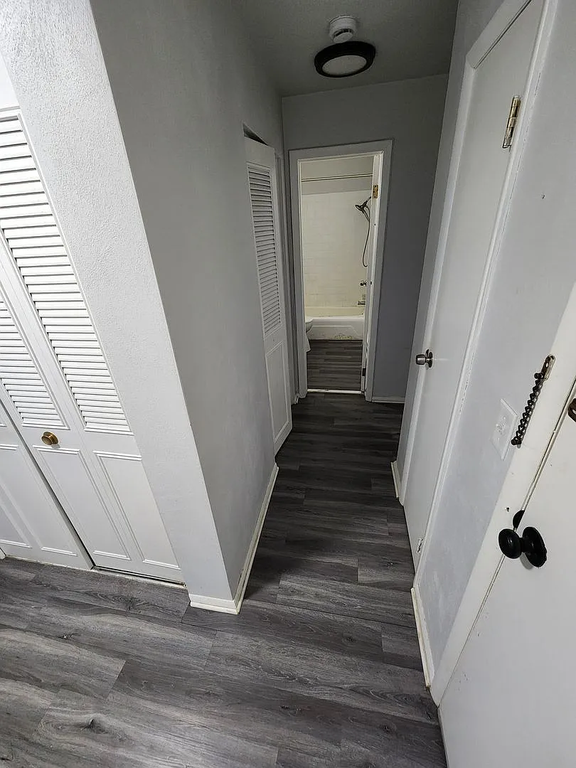 880 Parkview Avenue Battle Creek, MI — Photo 3