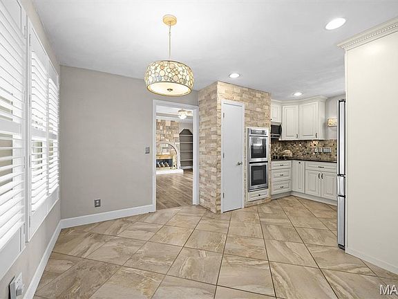 5th image of 3272 Kilarney Dr