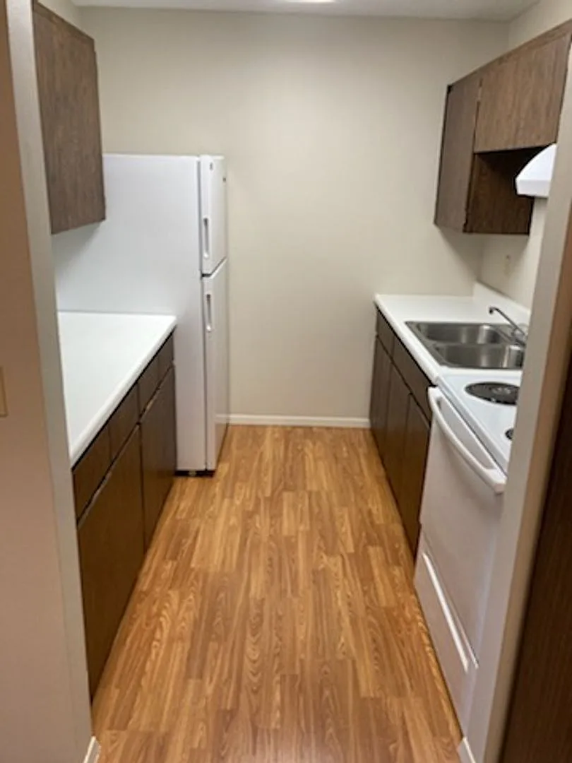 111 7th St N - Mora Apartments — Photo 4