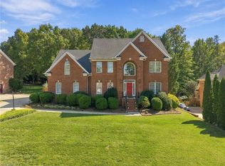 4001 Friendly Acres Dr, Greensboro, NC 27410