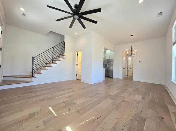 5390 Crescent St, Springdale, AR 72762