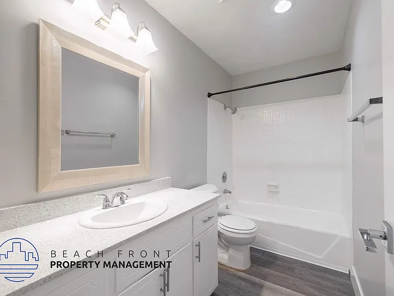 355 Coronado Ave. — Photo 21