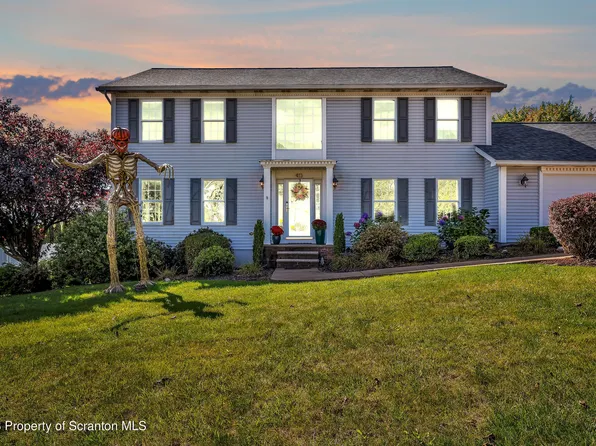 413 White Birch Dr, Archbald, PA 18403