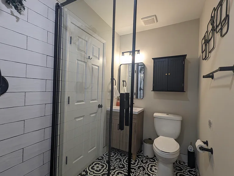 909 E Lenoir St #B — Photo 18