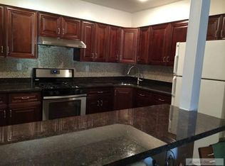 31-48 48th St, Astoria, NY 11103