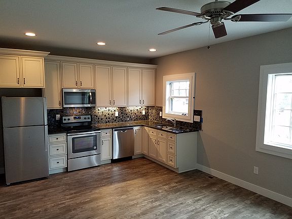 Kitchen / dining