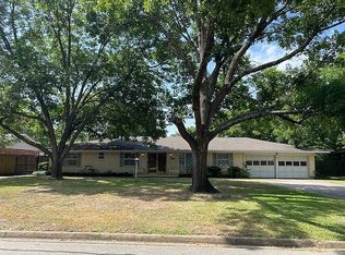 1304 Redbud Dr, Arlington, TX 76012