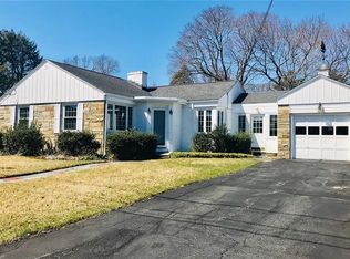 11 King Philip Rd, Pawtucket, RI 02861