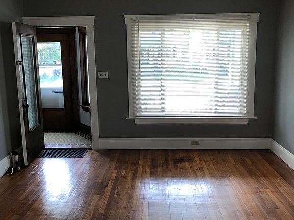 3rd image of 1307 W 106th St