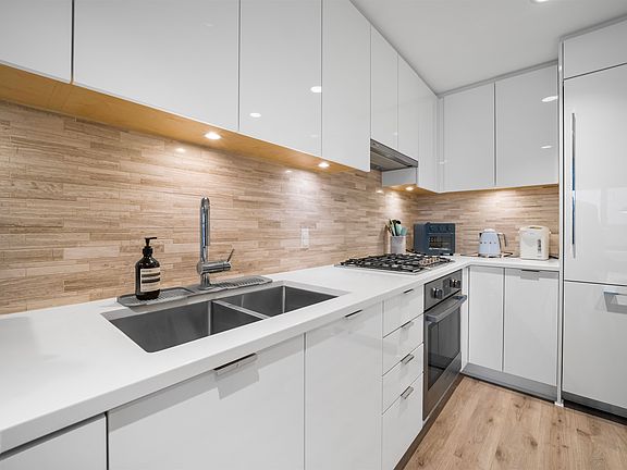 5th image of 9233 Odlin Rd #511