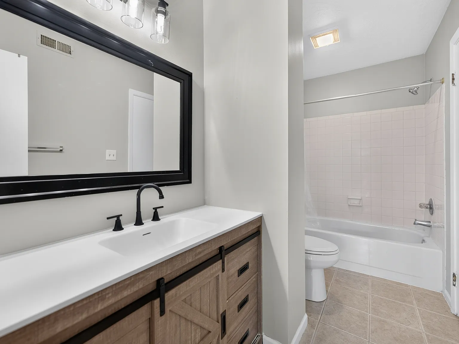 3 bed, 1510 sqft, $2,950 — Photo 2