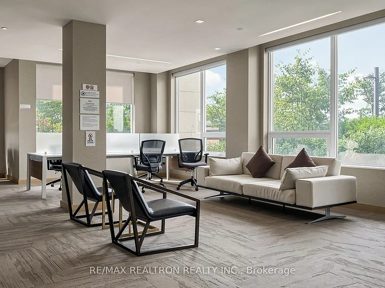 18 Uptown Dr #102 — Photo 42