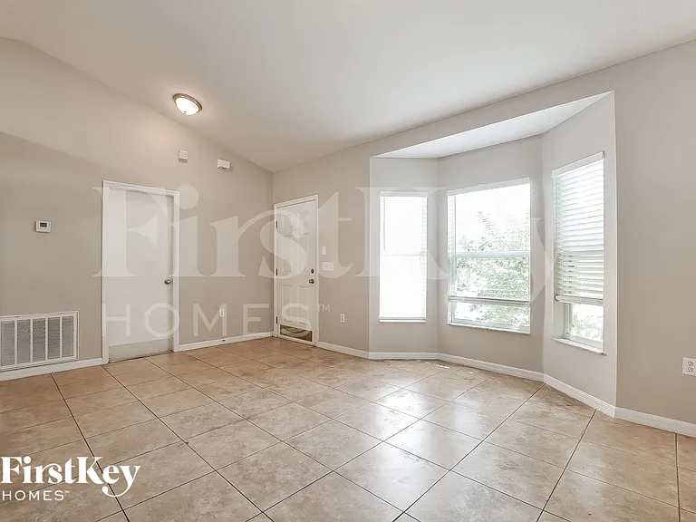 1564 Deerfield Ave — Photo 8