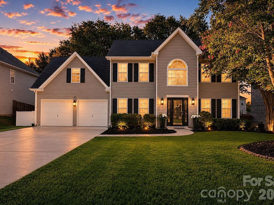 1st image of 108 Madelia Pl
