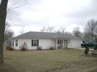 402 Kennan St, Centralia, MO 65240