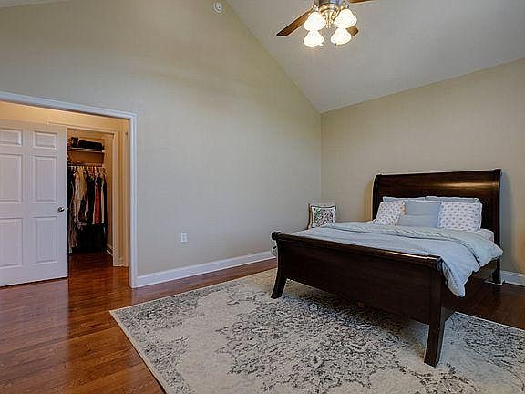 4th image of 1866 Cumberland Dr