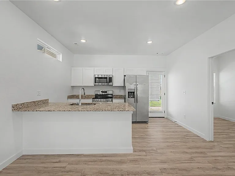 890 Tennessee Ave — Photo 5
