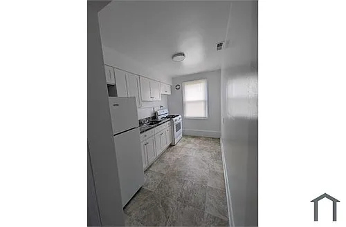 3907 Clarks Ln Photo 1
