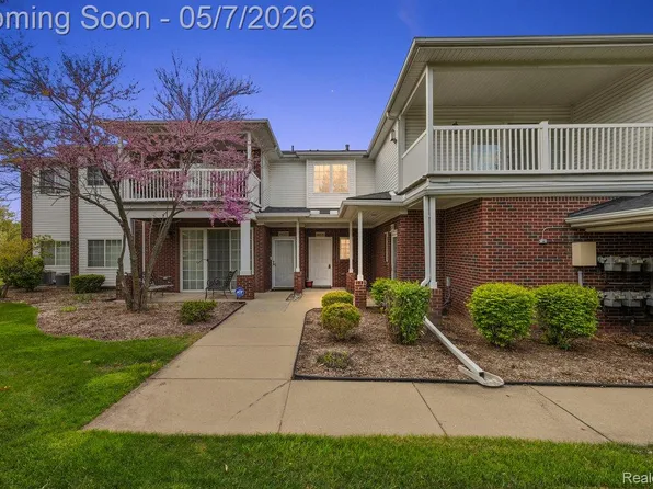 14226 Moravian Manor Cir, Sterling Heights, MI 48312