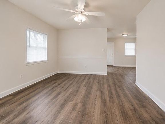 5th image of 2121 Melanie Dr