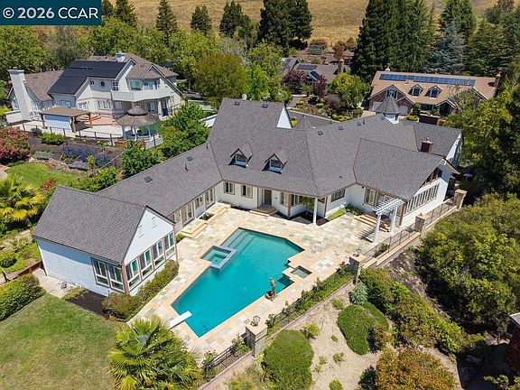 4th image of 4110 Sugar Maple Dr