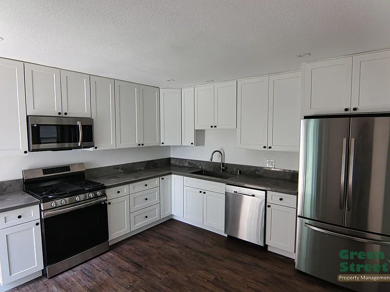 6831 Amherst St — Photo 48