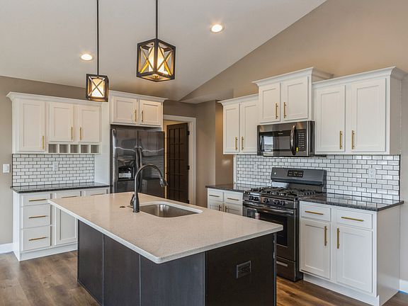 7th image of this home