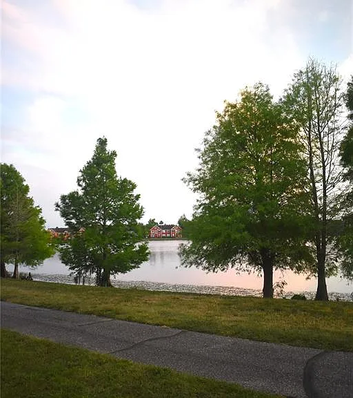 9078 Lake Chase Island Way — Photo 35