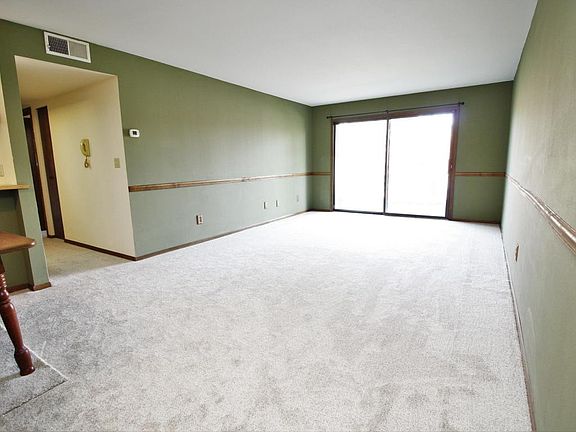 5th image of 1618 S 115th Ct APT 105