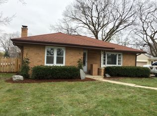 132 Center Rd, Frankfort, IL 60423