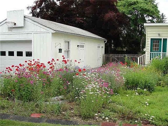 2nd image of 17 Fuller Ln