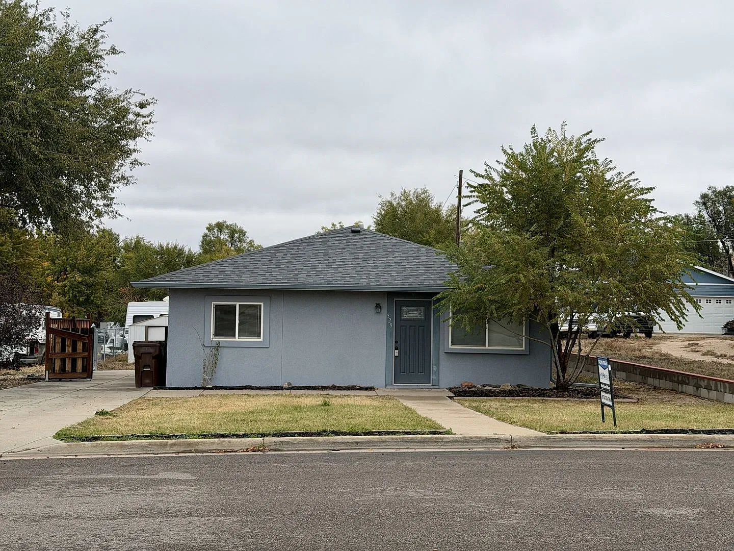 3 bed, 1.0 bath, 1582 sqft, $1,725 — Photo 3