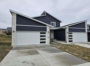 842 Grindstone Cir, Waterloo, IA 50702