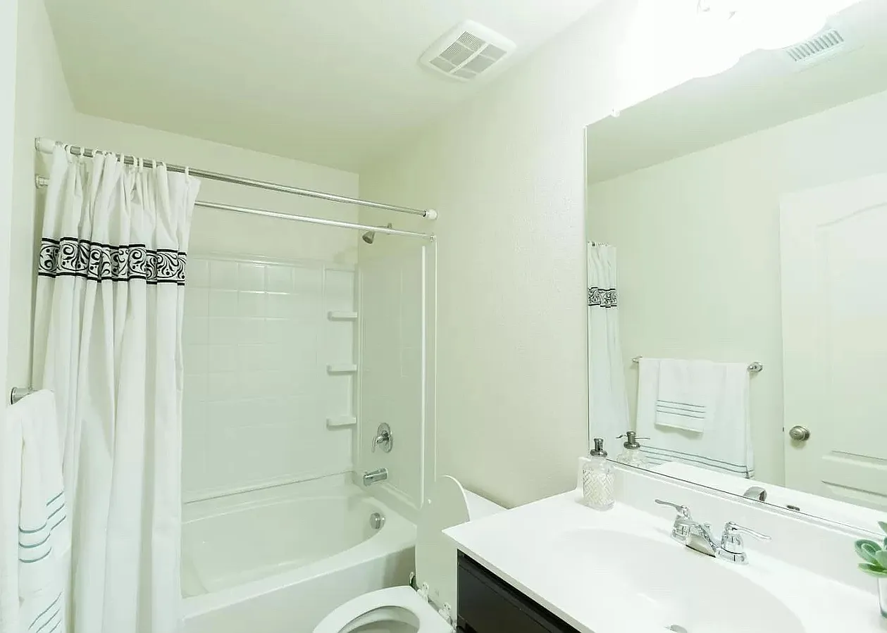 4 bed, 3.5 bath, 1982 sqft, $4,750 — Photo 3
