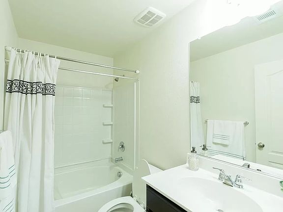 3rd image of 2341 Gibbons St