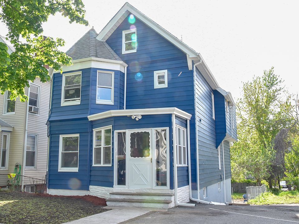 1st image of 125 No Maple Ave