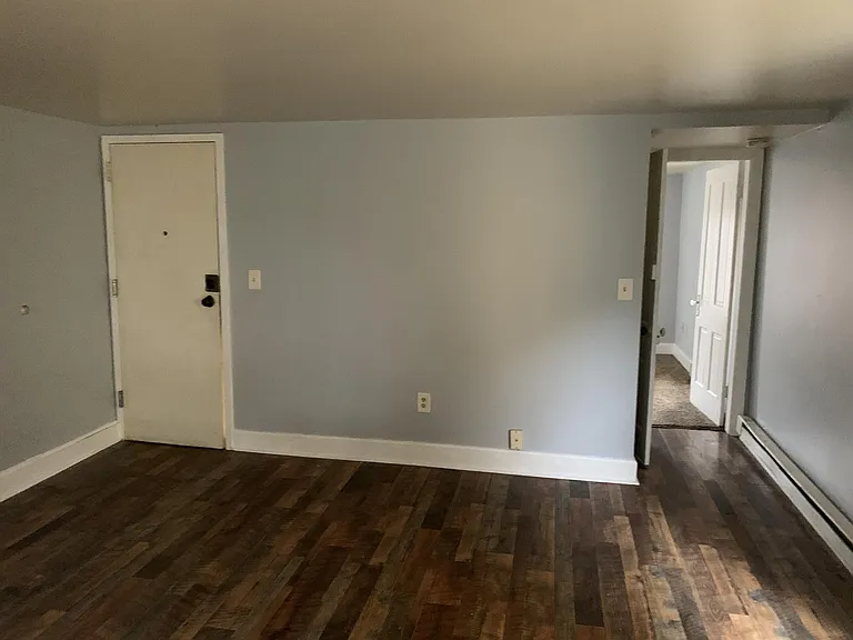 320 W Stephen St #A — Photo 3