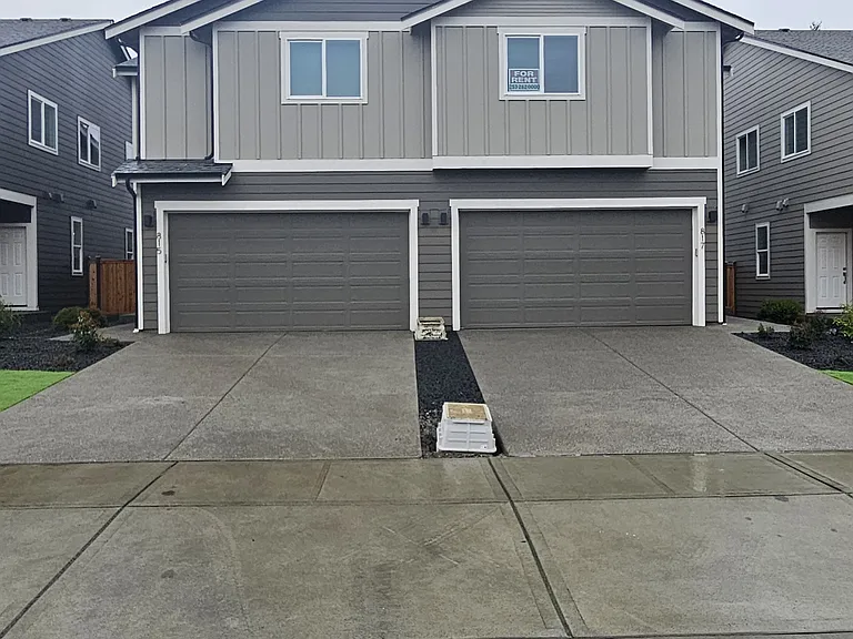 815 Vine Maple St SE — Photo 2