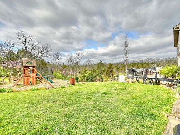 4th image of 209 Clay Ridge Rd