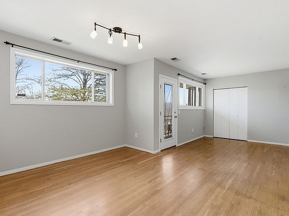 5th image of 521 Epsom Rd APT 2C
