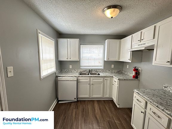 3rd image of 1392 Kyle St
