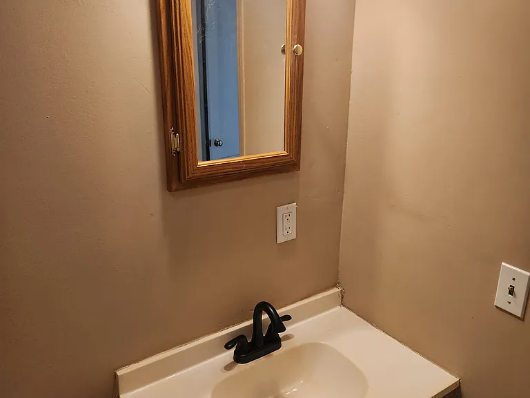 202 Gravatt Ave — Photo 3