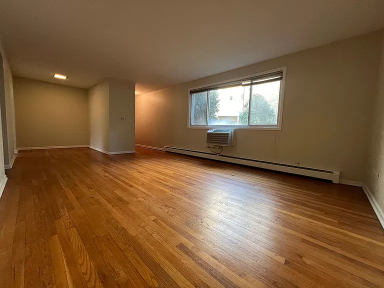 1118 Greenleaf Ave #1-B — Photo 6