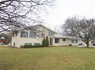 2355 Anders Dr, Waterford, MI 48329