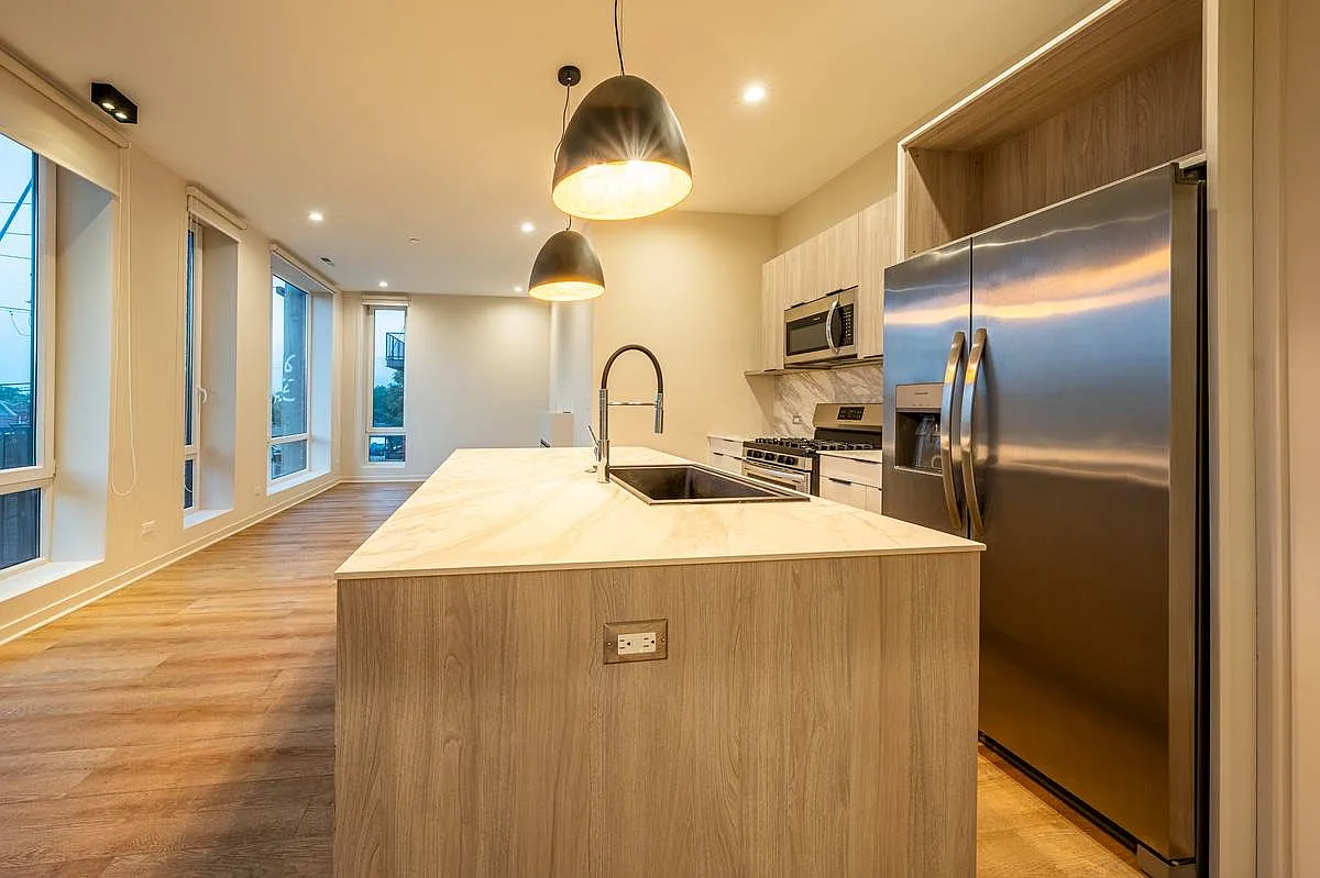 3 bed, $3,100 — Photo 1