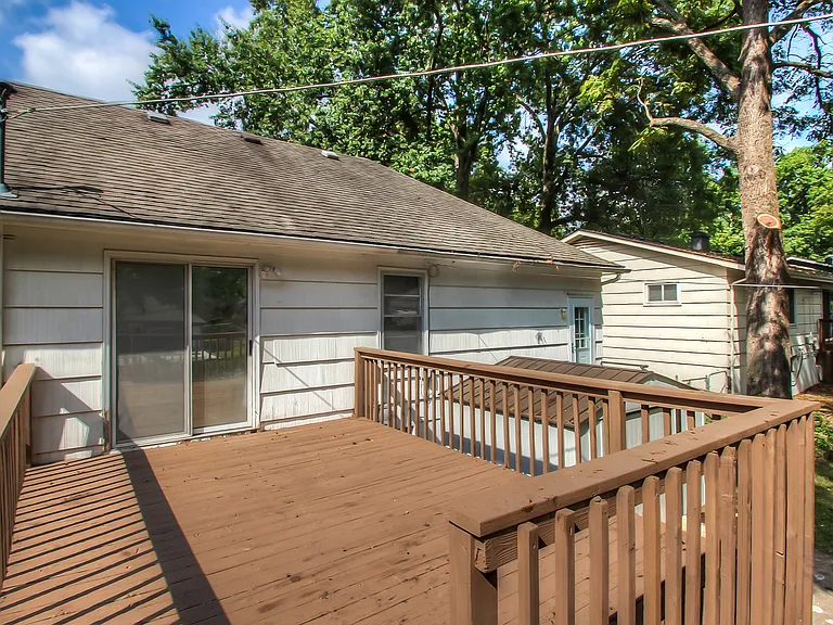 7747 Howe Dr — Photo 37