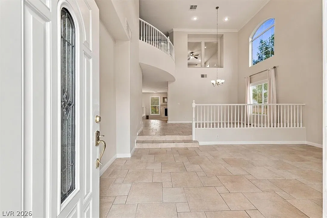 5 bed, 3.0 bath, 3297 sqft, $3,150 — Photo 2