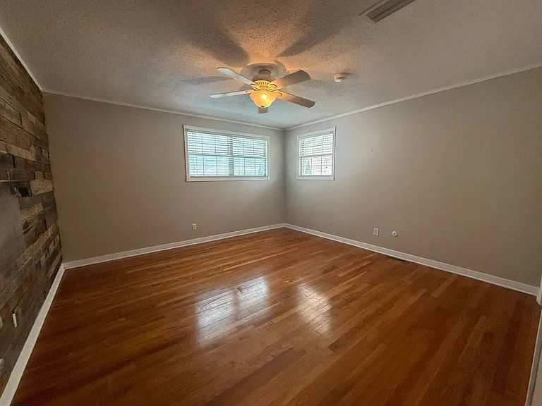 905 Poinciana Dr — Photo 24